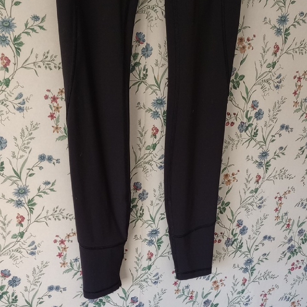 Lululemon Black High-Rise Yoga Pants - Picture 4 of 9